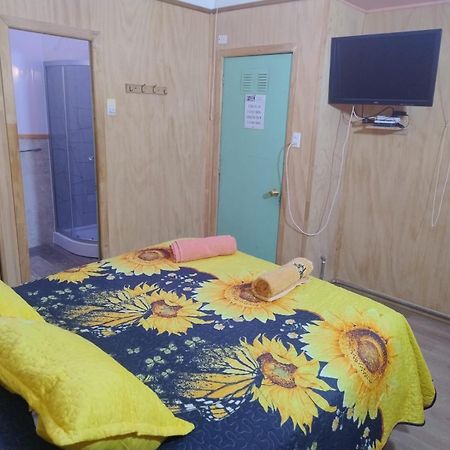 פורטו נטאלס Hostal Y Residencial El Mundial מראה חיצוני תמונה